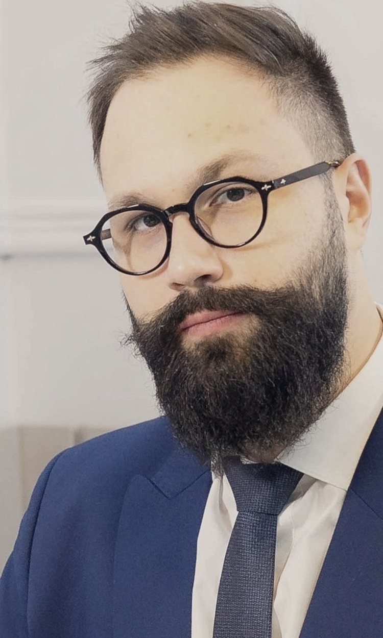 Dr. Gustavo R. Matias